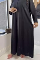 4255 عباية سوداء ملكية بتطريز اسود