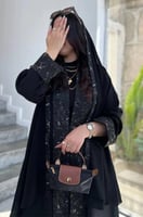 3229 | عباية كتف كلوش بكم كبك مزينة بجاكار