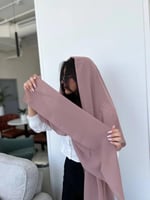 طرحة وردي فاتح