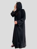 4261 | عباية كتف سوداء مطرز