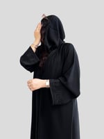 4261 | عباية كتف سوداء مطرز