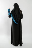 3272 | عباية كتف سوداء مفتوحة من قماش نواعم كوري أ...