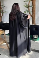 4220 | عباية كتف مطرزة سوداء بفصوص ودقات