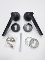 مقبض باب مفصول اسود .