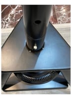 مبخرة ملابس مع شماعة مزوده بخطافات جانبيه لتعليق ا...