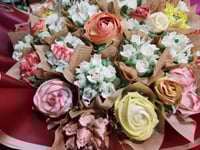 كيك الورد عدد ٤٥ قطعة