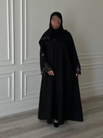 عباية نص كلوش قماش(كريب) باكمام ملونه