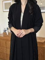 عباية نص كلوش قماش(ملكي)تطريز اسود اكمام سترتش