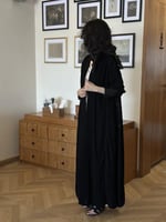 عباية نص كلوش قماش(ملكي)تطريز اسود اكمام سترتش