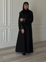 عباية نص كلوش قماش(كريب) باكمام ملونه