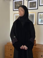 عباية نص كلوش قماش(كريب+مخمل+كلفة موف)