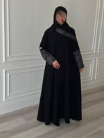 عباية نص كلوش قماش(كريب الرياض)