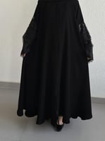 عباية كلوش قماش(ملكي) باكمام دانتيل وشك