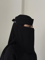 نقاب مقاس وسط (غير مقوى)