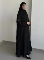 عباية نص كلوش تطريز وشك قماش(انترنت)