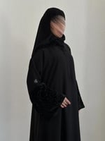 عباية نص كلوش قماش(انترنت)باكمام شيفون مخمل