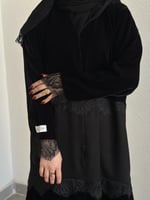 عباية قماش(كريب+مخمل)اضافه دانتيل