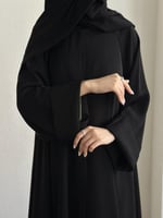 عباية كلوش قماش(انترنت)بأكمام مبطنه