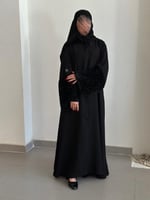 عباية نص كلوش قماش(انترنت)باكمام شيفون مخمل