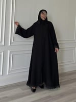 عباية كلوش قماش(انترنت) كلفه بالاكمام واسفل العباي...