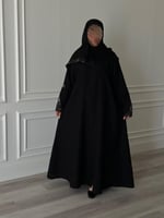 عباية نص كلوش قماش(كريب) باكمام ملونه