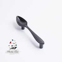 475 - مقبض بشكل ملعقة لون ( أسود ) - قطعتين