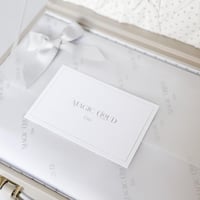 حقيبة جلدية فاخرة بلباس من TED BAKER