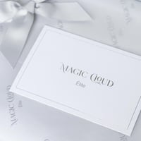 حقيبة جلدية فاخرة-فستان ابيض من Moschino