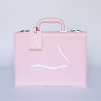 حقيبة جلدية فاخرة- فستان من Ted Baker