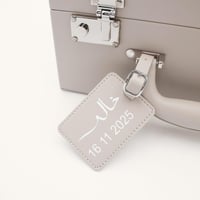 حقيبة جلدية فاخرة ببذله من براند Boss