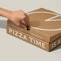 كرتون بيتزا مع طباعة