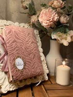 مصاحف مخمل بطباعة فخمة