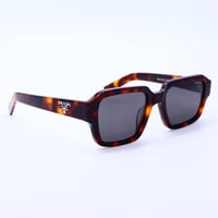 نظارة شمسية من PRADA موديل SPR02ZS