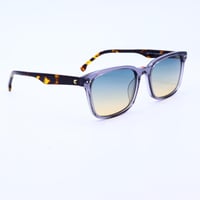 نظارة شمسية من كاريرا موديل 2021