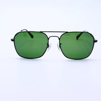 نظارة شمسية من Vines موديل 3136 عدسات زجاج