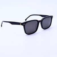 نظارة شمسية من كاريرا موديل 2021