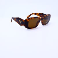 نظارة شمسية نسائية ماركة PRADA موديل SPR17W