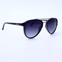 نظارة شمسية من Vines موديل MR2548