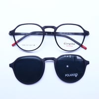 اطار اسود مطفي مع عدسة اسود