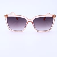 نظارة شمسية شكل اي كات من Vines موديل 4621