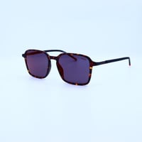 نظارة شمسية من HOGO BOSS موديل HG1228S
