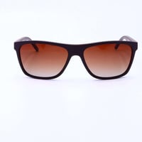 لون بني \ عدسة بني مدرج