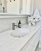 خلاط مغسلة (ميكا) اللون معدني رمادي نيرو / Nero