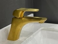 خلاط مغسلة ذهبي مطفيء ELITE الماني هزنت / HESANIT