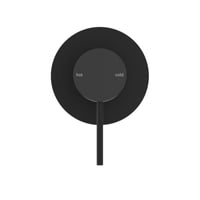 وجه خلاط شاور خط واحد اللون اسود مطفي مع القلب الم...