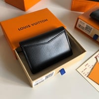 محفظة لويس فيتون