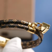 اسوارة لويس فيتون الرجالية