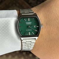 ساعة كاسيو مربع