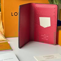 محفظة لويس فيتون