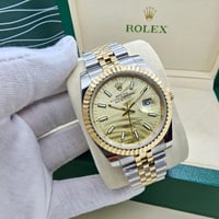 ساعة رولكس ديت جست وسط